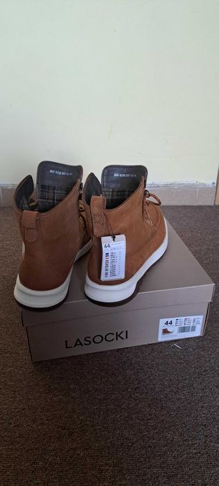 Продавам нови обувки !!