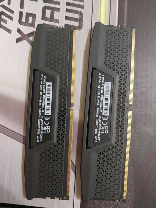 32GB 6400MT/s DDR5 CL36 - Corsair Vengance (XMP)