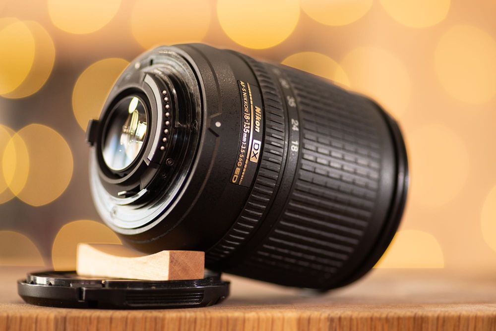Nikon AF-S 18-135mm f/3.5-5.6G ED обектив Никон