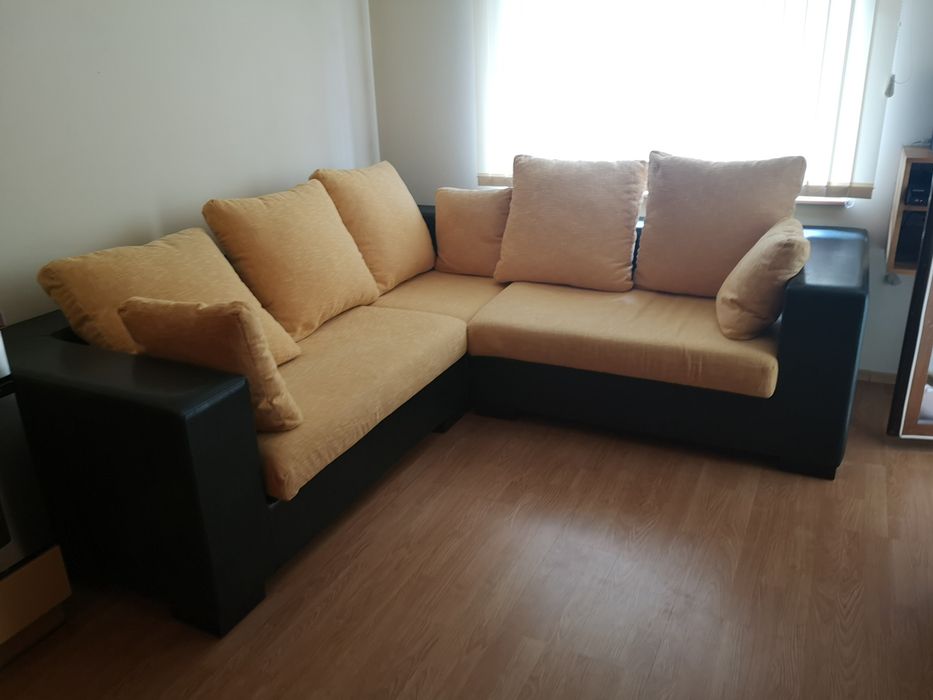 Продавам уникален поръчков диван с универсален ъгъл. Уникат, отличен