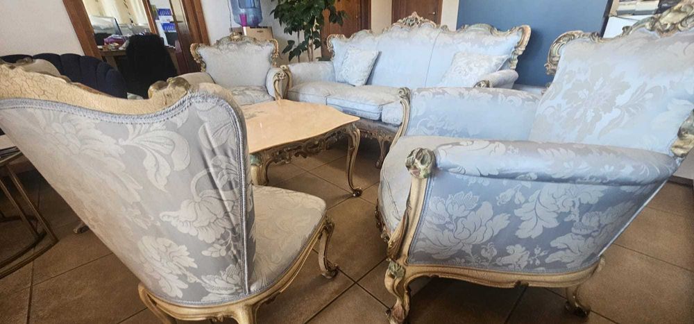 Vand mobila sufragerie completa din lemn masiv in stil baroc venetian!