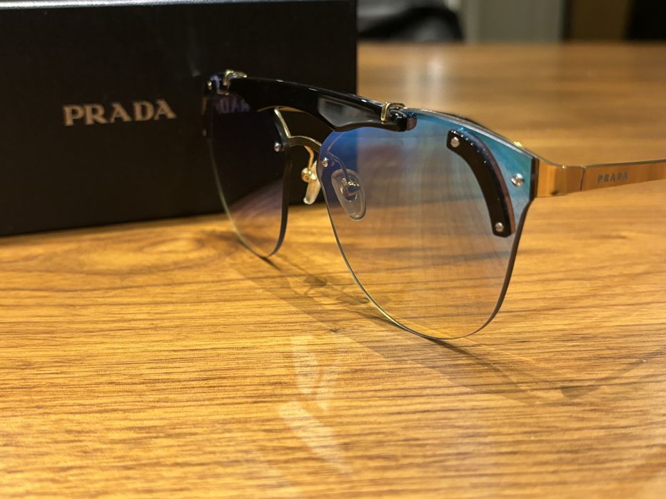 Дамски слънчеви очила-Prada