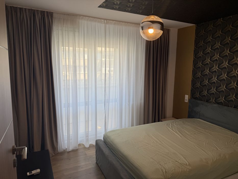 Inchiriez apartament 3 camere,2 bai,2 balcoane