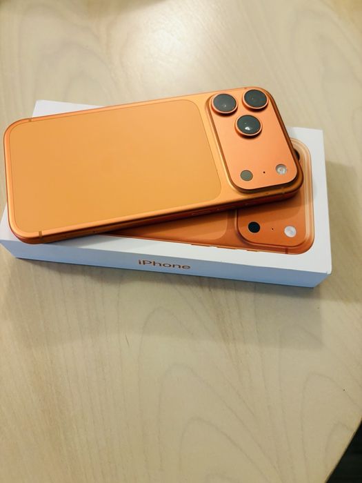 iPhone 17 Pro Max; 256GB/orange
