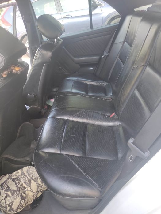 Мерцедес Бенц модел с180