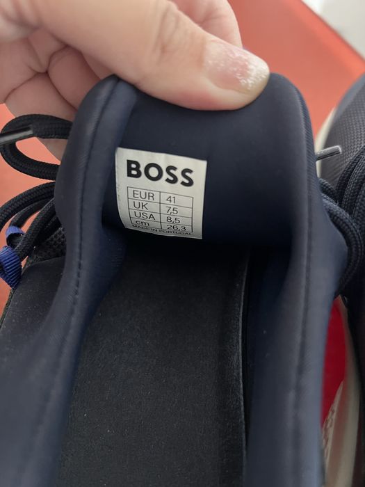 Продаем кроссовки оригинальные фирмы BOSS