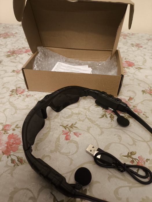 Солнцезащитные очки с наушниками