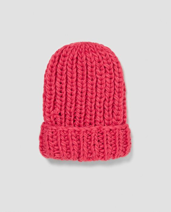 Zara чисто нова плетена шапка в розово