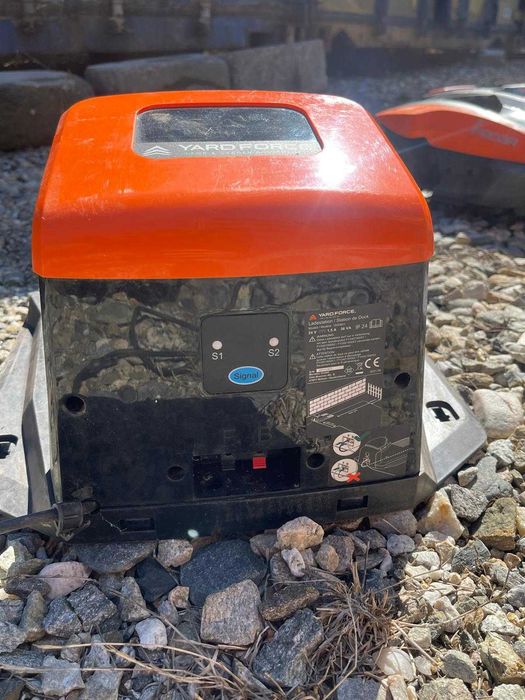 Robot tuns iarba Yard Force Force Compact 300RBS