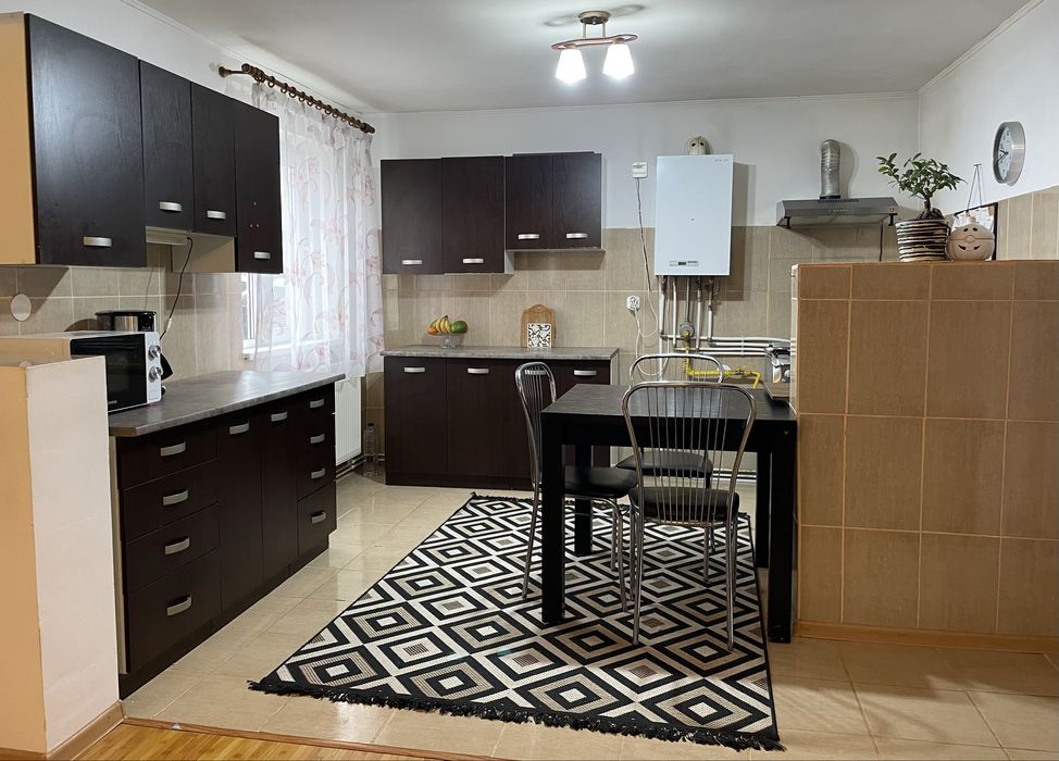 Casă renovată, mobilată, 200 mp – mutare rapidă