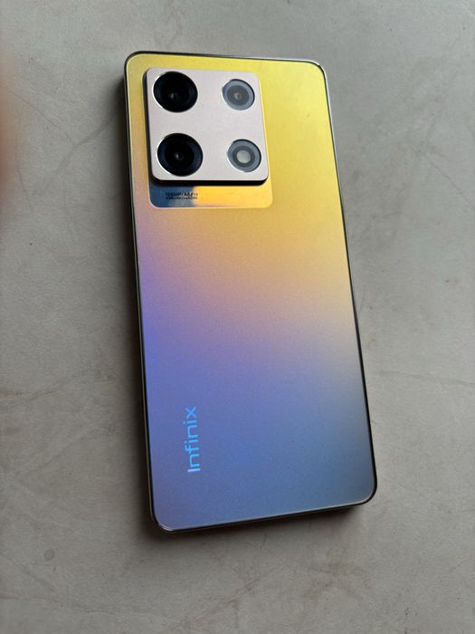 Infinix Note 30 Pro в идеальном состоянии