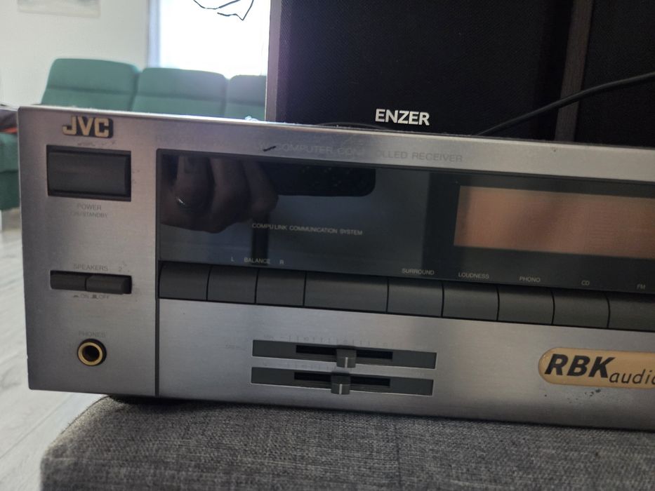 Vând amplificator RBK audio + boxe Enzer
