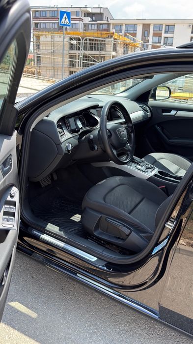 Продавам Audi A4