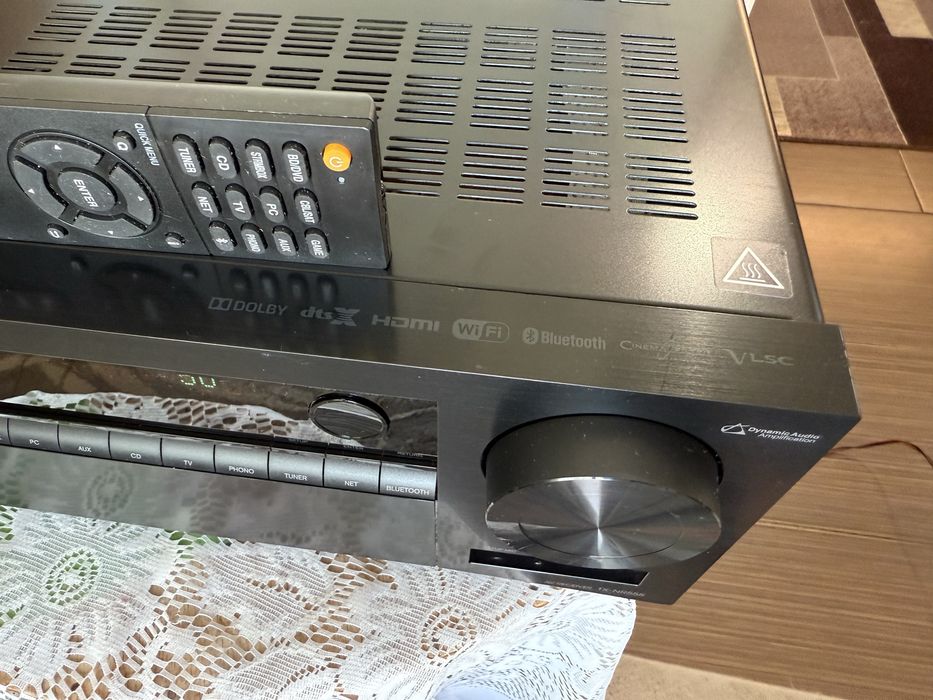 Onkyo TX-NR555 Bluetooth Wi-Fi