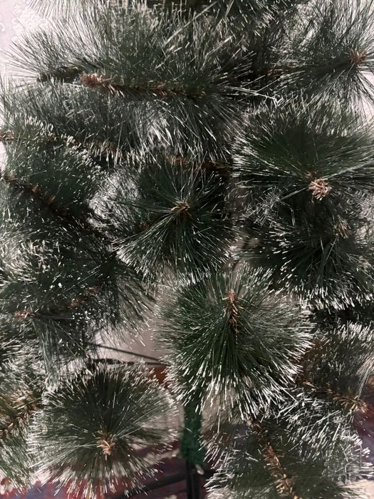 Продам елку срочно