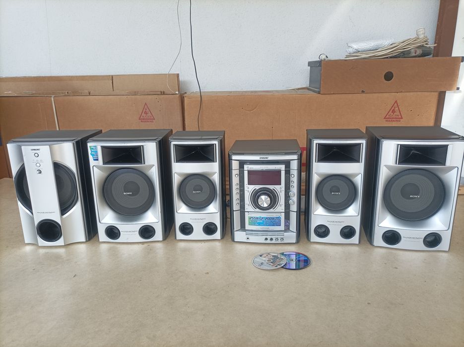 Sony 7800w muzikalni sentr sotiladi sastayanasi yaxshi hamma joyi ishl