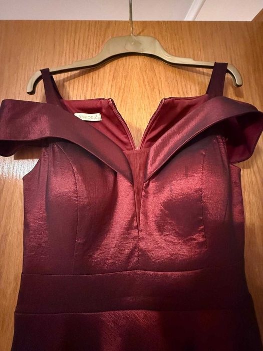 Rochie eleganta din satin rosu
