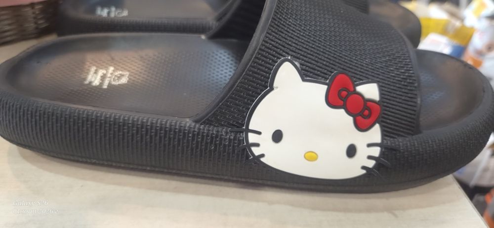 Чехли Hello Kitty /Cropp