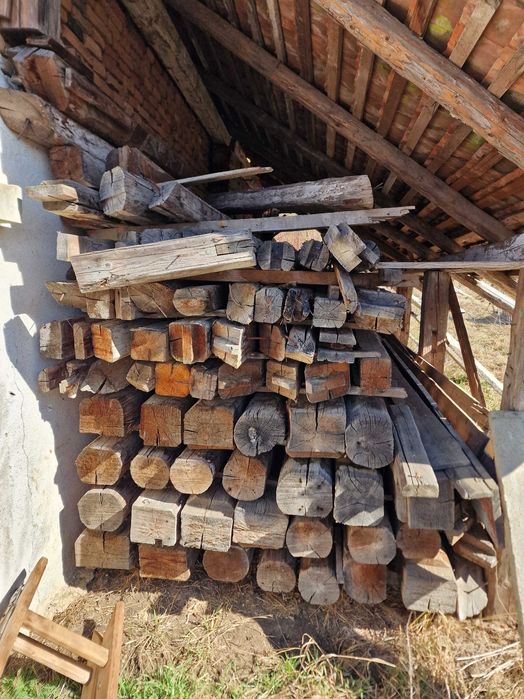 Vând cherestea din brad recuperată dintr-un acoperiș săsesc 80-100ani