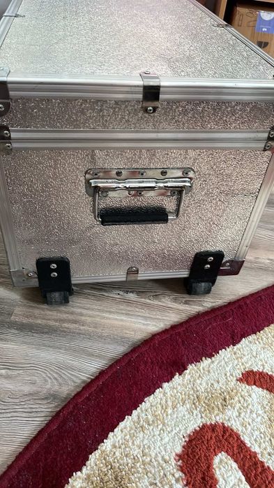 Moving Head /Consola/Cutie transport lumini/se vinde și schela cu 1000