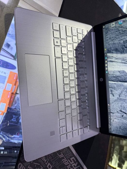 HP Laptop Core i3 (11-avlod) | Tezkor SSD | Fingerprint