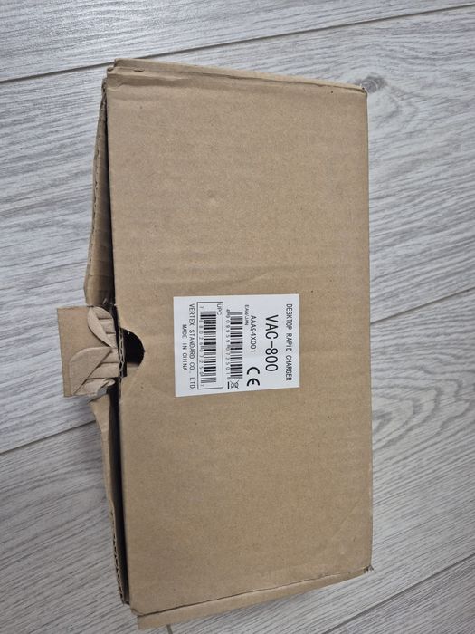 Продаётся зарядное устройство Vertex Standard VAC-800