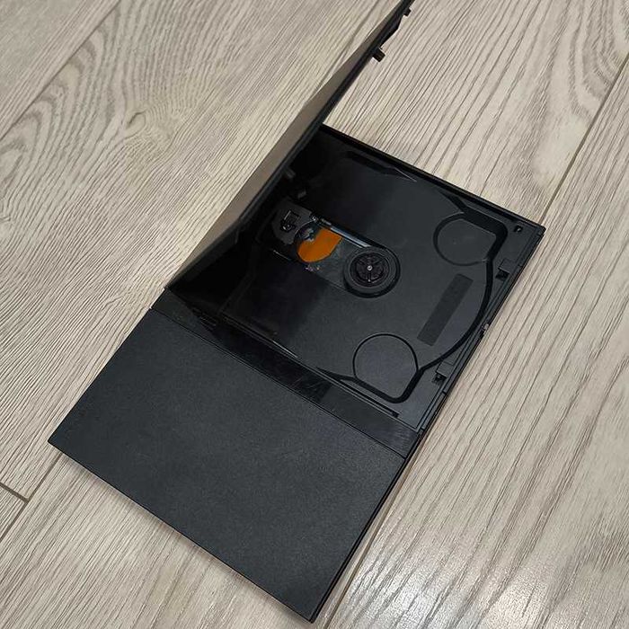 Vand doua SONY PlayStation 2 SLIM