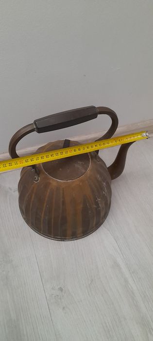 Старинен меден чайник