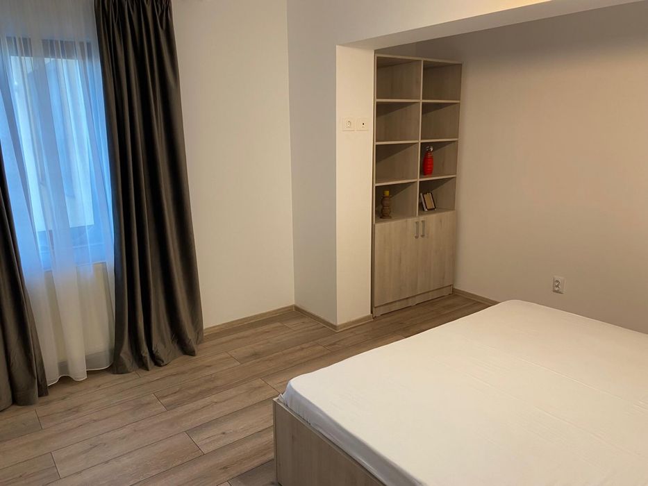 Proprietar, inchiriez apartament in Pitesti zona Trivale Montanstar 2 camere, decomandat, loc parcare subteran,complet mobilat si utilat