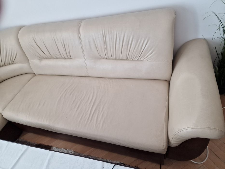 Ъглов кожен диван