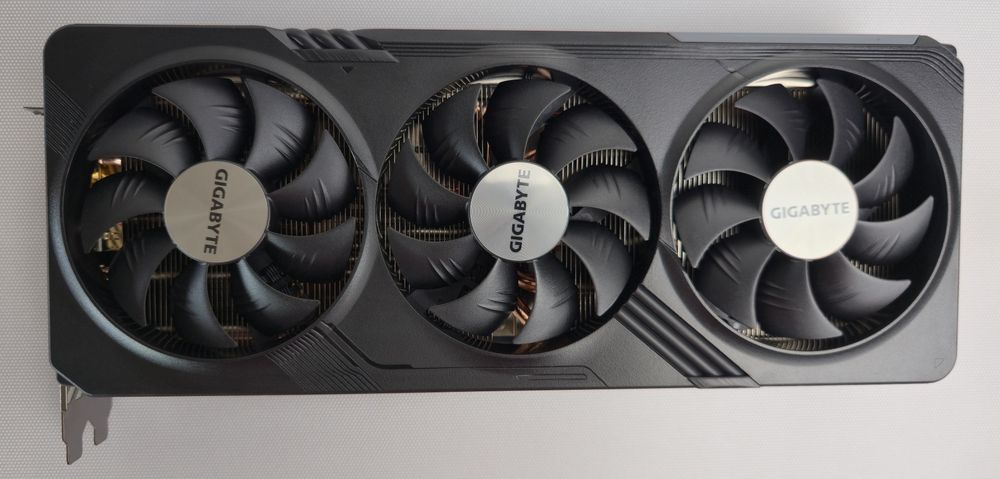 Видео карта Gigabyte Gaming OC RX 7800 XT 16GB GDDR6 AMD Radeon