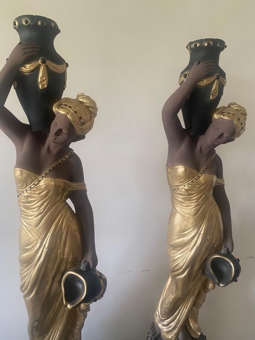 Статуя стауэтка девушка с кувшином