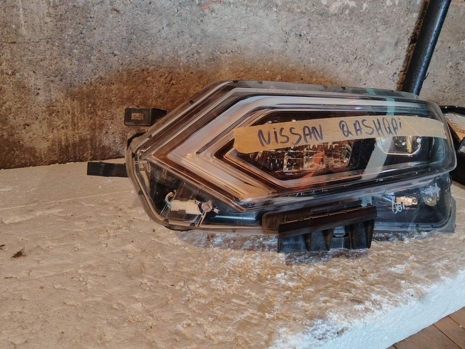 Оригинален фар за nissan qashqai led