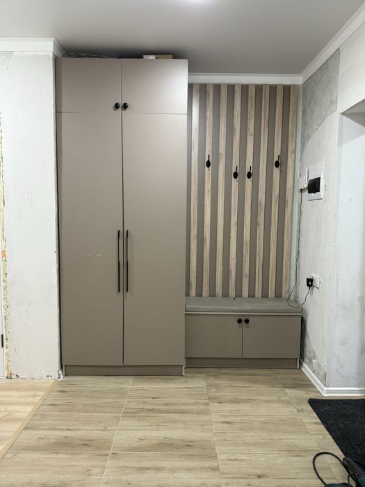 Продам   прихожую