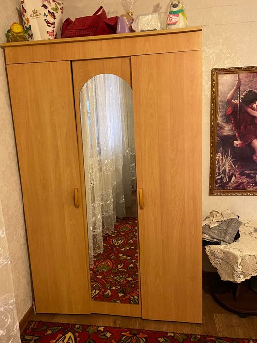 Продам шкаф