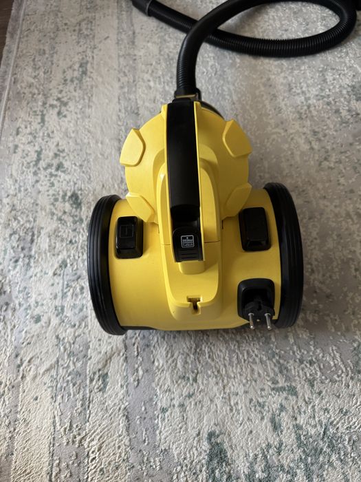 Пылесос: Karcher VC 3 Plus в отличном состоянии