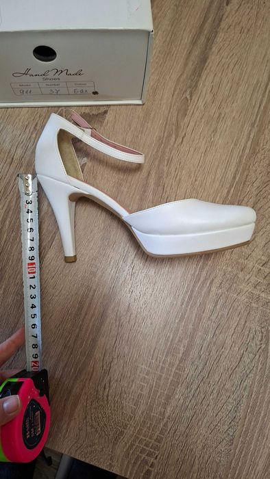 Дамски официални обувки номер 37