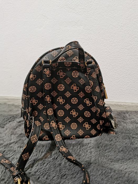 Rucsac guess autentic impecabil cadou un top guess
