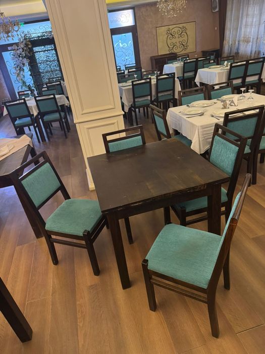 Scaune si  Mese din lemn masiv,pentru Restaurant