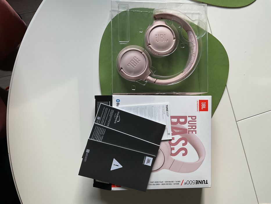 Casti wireless on earJBL 500 BT