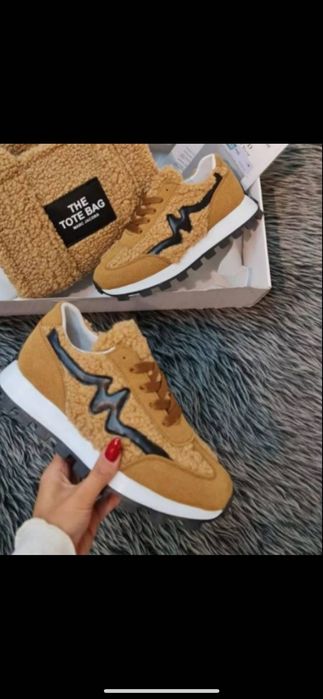 Дамски намалени маратонки