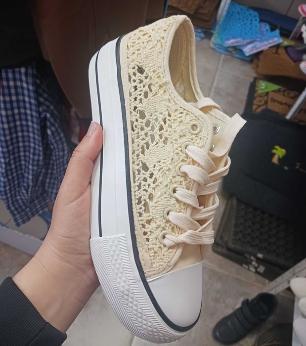 Нови дамски кецове