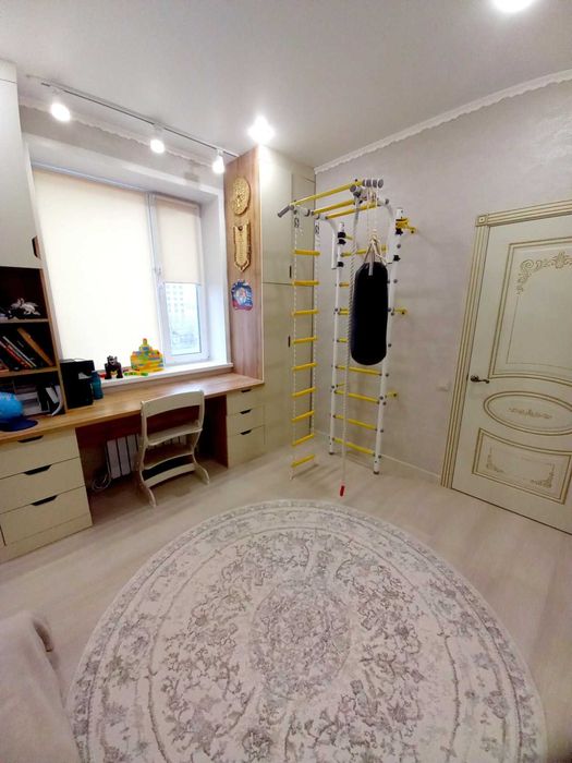 Продам 4 комн квартиру срочно