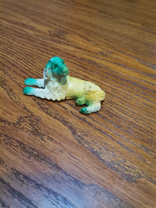 Колекционерски фигурки на животни и динозаври