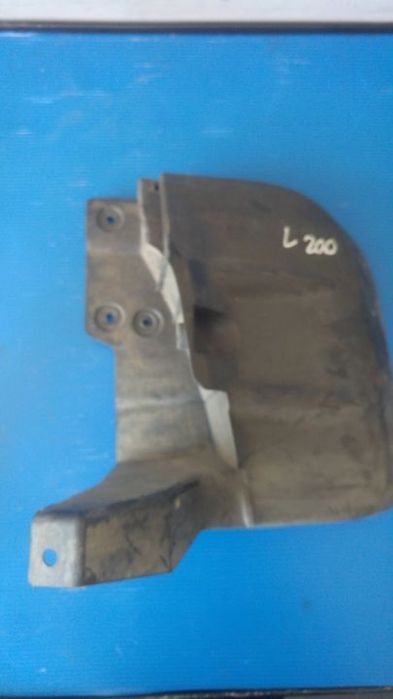 aparatoare noroi dreapta fata mitsubishi l200 2004-2015 mn117448