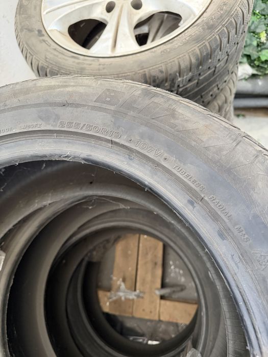 Зимни гуми Blizzak 255/50 R19