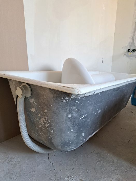 Чугунная ванна 150 х 70 см