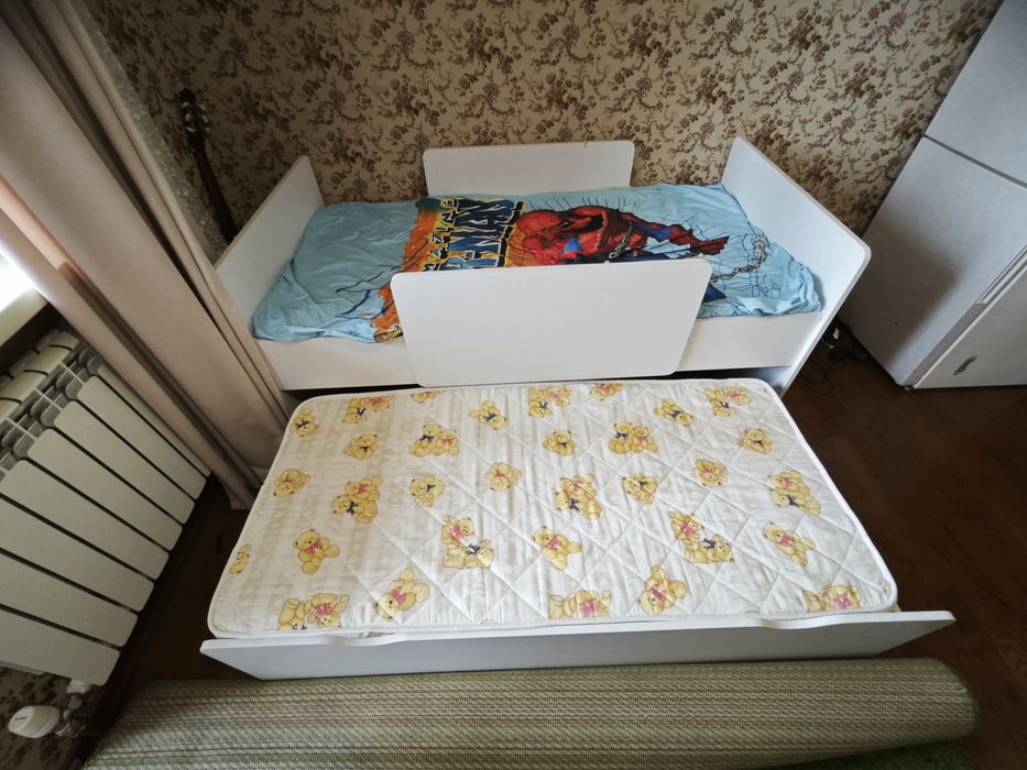 Детская двухъярусная кровать