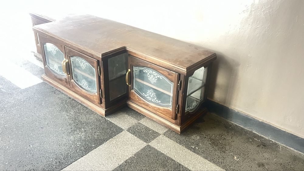 Витрини два броя и тв шкаф