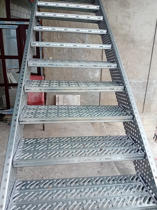 Scara metalica zincata 4mm grosime noi